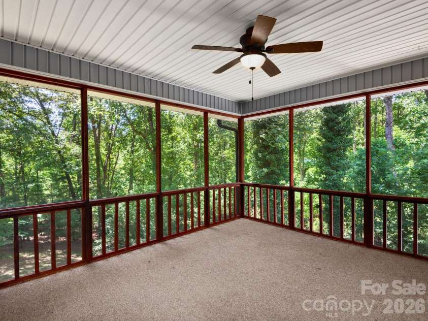 19 Loggers Run, Hendersonville, NC 28739.  MLS# CAR4402682, YatesRealty ID 39545. 