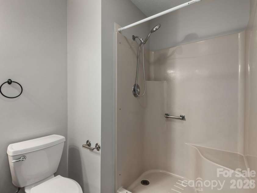 19 Loggers Run, Hendersonville, NC 28739.  MLS# CAR4402682, YatesRealty ID 39545. 