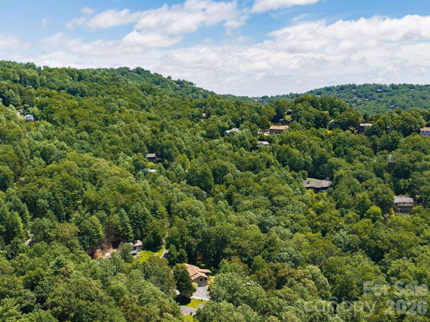 19 Loggers Run, Hendersonville, NC 28739.  MLS# CAR4402682, YatesRealty ID 39545. 