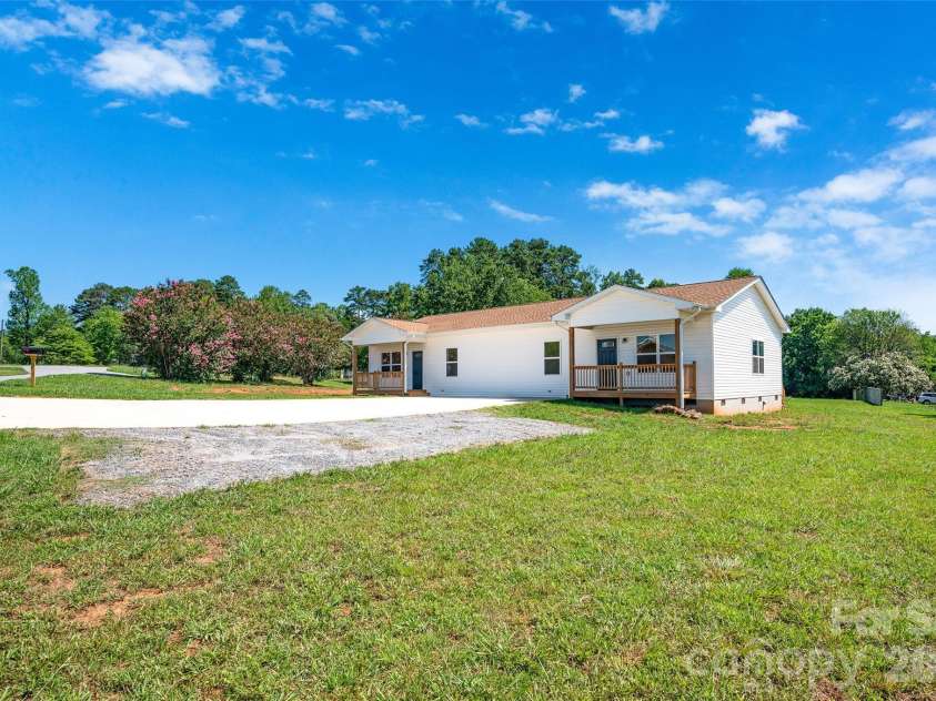 4000 Herman Sipe Road, Conover, NC 28613.  MLS# CAR4407218, YatesRealty ID 39549. 