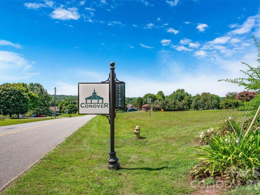 4000 Herman Sipe Road, Conover, NC 28613.  MLS# CAR4407218, YatesRealty ID 39549. 
