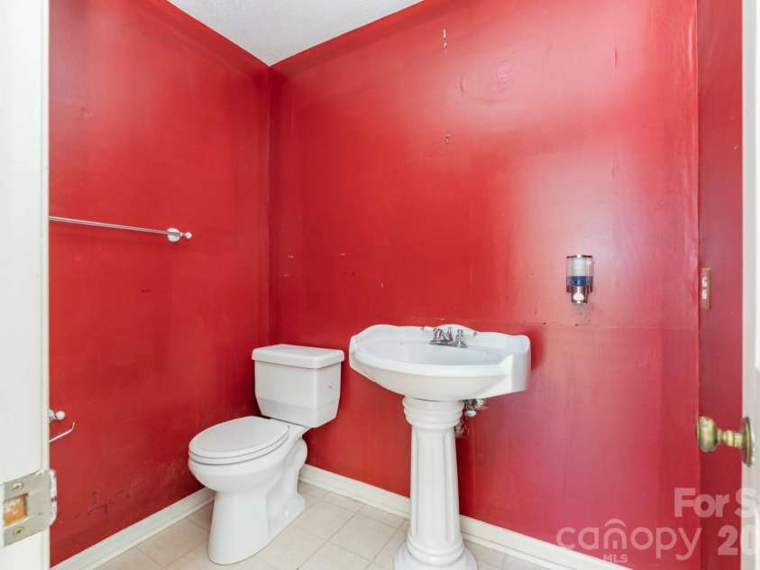 420 Saddlewood Drive, Gastonia, NC 28056.  MLS# CAR4342029, YatesRealty ID 3955. 