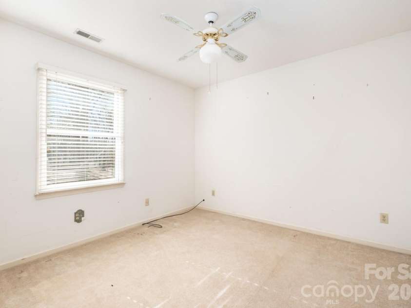 420 Saddlewood Drive, Gastonia, NC 28056.  MLS# CAR4342029, YatesRealty ID 3955. 