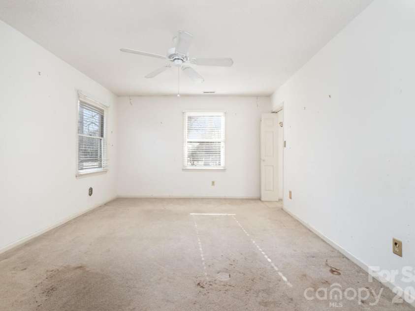 420 Saddlewood Drive, Gastonia, NC 28056.  MLS# CAR4342029, YatesRealty ID 3955. 