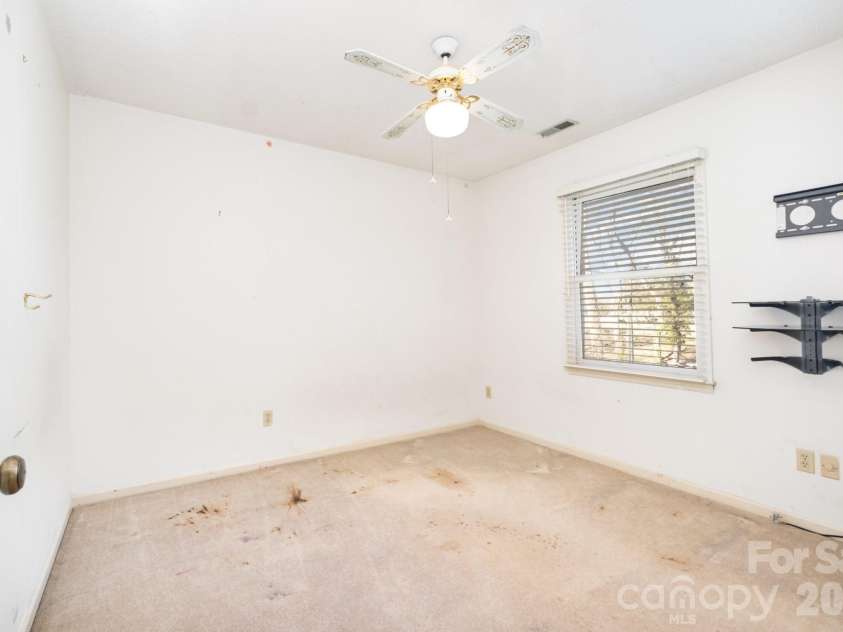 420 Saddlewood Drive, Gastonia, NC 28056.  MLS# CAR4342029, YatesRealty ID 3955. 