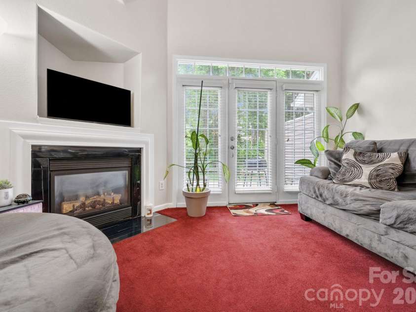 5757 Fox Ridge Lane, Winston Salem, NC 27104.  MLS# CAR4406995, YatesRealty ID 39550. 