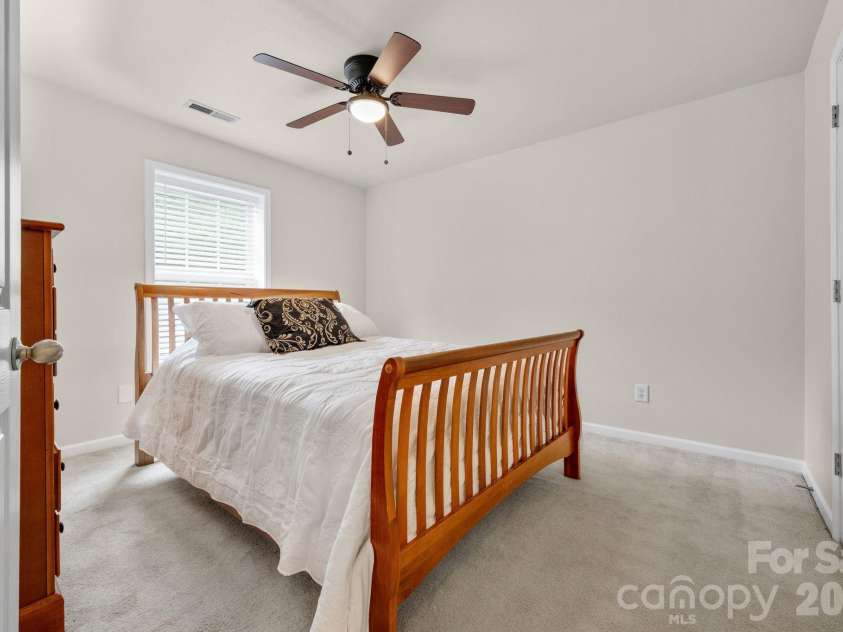 5757 Fox Ridge Lane, Winston Salem, NC 27104.  MLS# CAR4406995, YatesRealty ID 39550. 