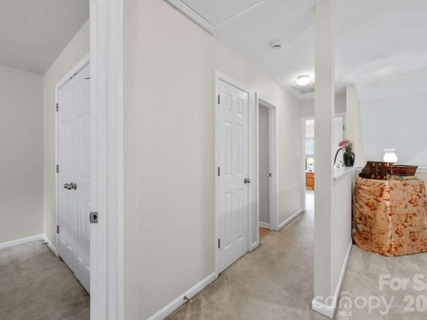 5757 Fox Ridge Lane, Winston Salem, NC 27104.  MLS# CAR4406995, YatesRealty ID 39550. 