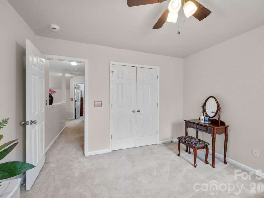 5757 Fox Ridge Lane, Winston Salem, NC 27104.  MLS# CAR4406995, YatesRealty ID 39550. 