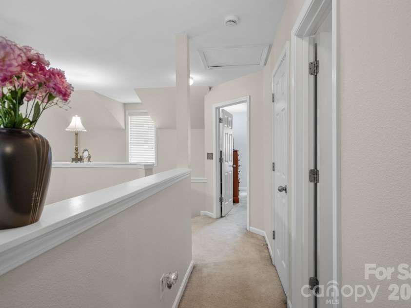 5757 Fox Ridge Lane, Winston Salem, NC 27104.  MLS# CAR4406995, YatesRealty ID 39550. 