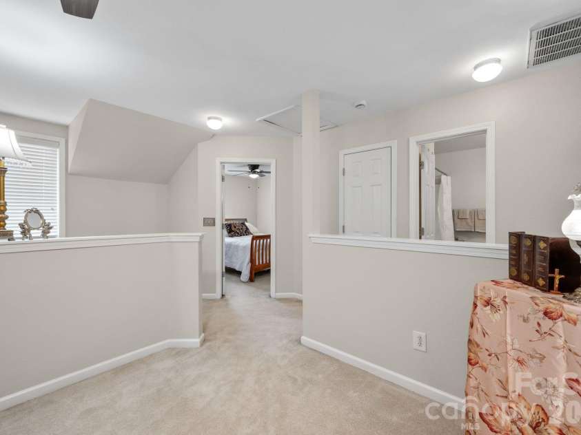 5757 Fox Ridge Lane, Winston Salem, NC 27104.  MLS# CAR4406995, YatesRealty ID 39550. 