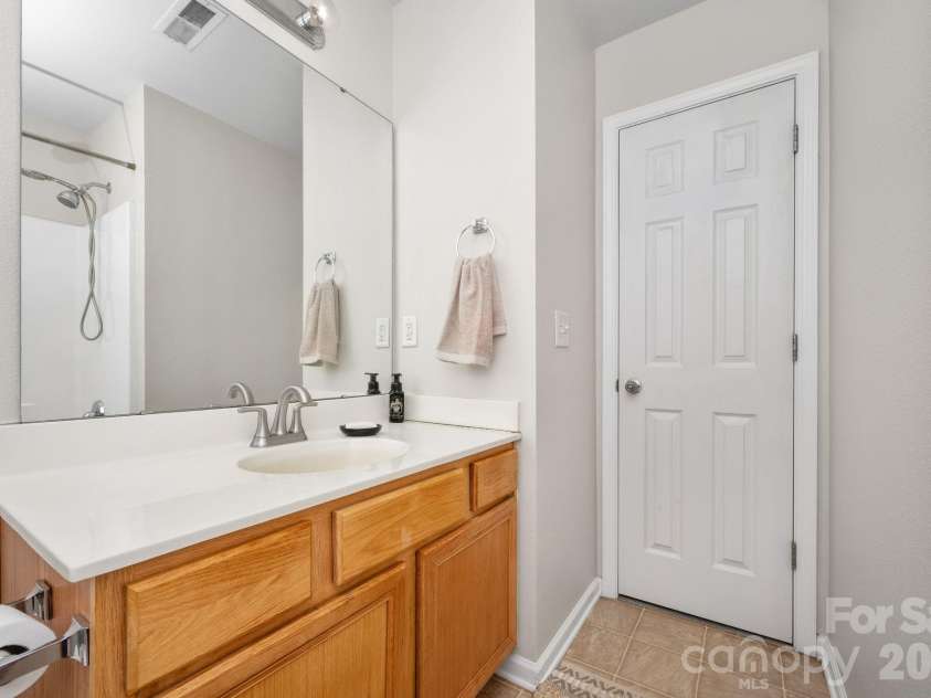 5757 Fox Ridge Lane, Winston Salem, NC 27104.  MLS# CAR4406995, YatesRealty ID 39550. 