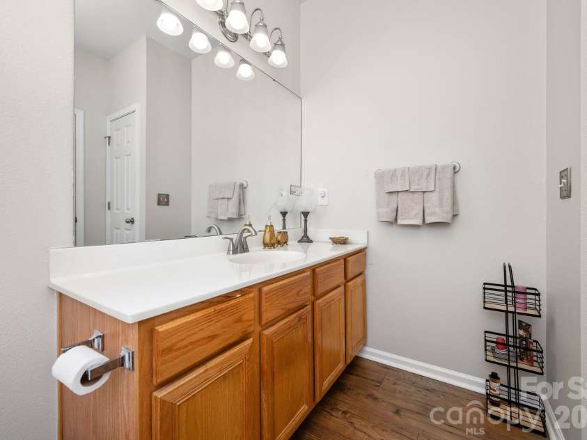 5757 Fox Ridge Lane, Winston Salem, NC 27104.  MLS# CAR4406995, YatesRealty ID 39550. 
