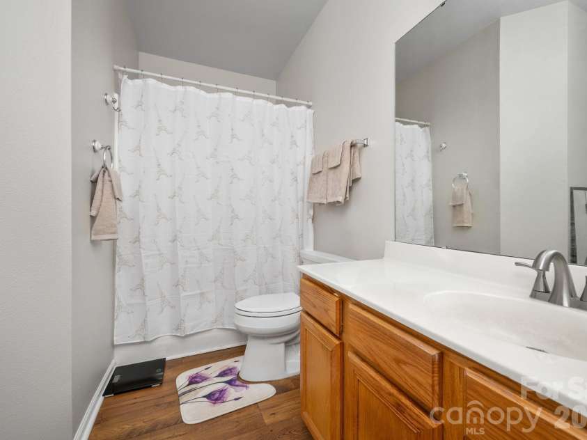 5757 Fox Ridge Lane, Winston Salem, NC 27104.  MLS# CAR4406995, YatesRealty ID 39550. 