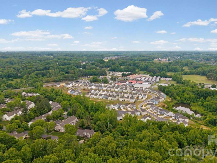 5757 Fox Ridge Lane, Winston Salem, NC 27104.  MLS# CAR4406995, YatesRealty ID 39550. 