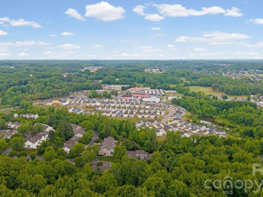 5757 Fox Ridge Lane, Winston Salem, NC 27104.  MLS# CAR4406995, YatesRealty ID 39550. 