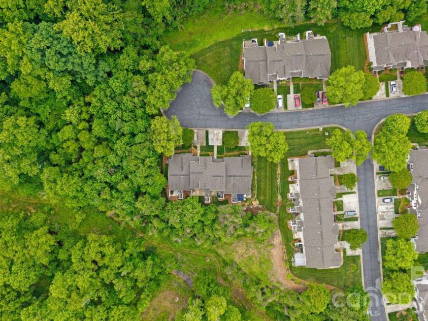 5757 Fox Ridge Lane, Winston Salem, NC 27104.  MLS# CAR4406995, YatesRealty ID 39550. 