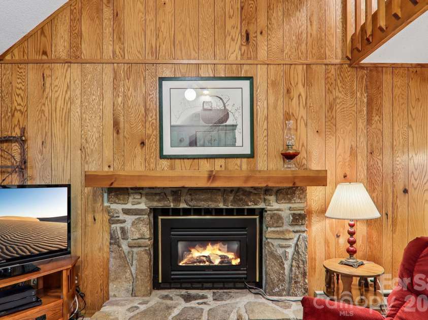 13 Lisa Lane, Maggie Valley, NC 28751.  MLS# CAR4404542, YatesRealty ID 39553. 