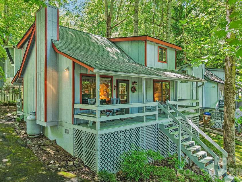 13 Lisa Lane, Maggie Valley, NC 28751.  MLS# CAR4404542, YatesRealty ID 39553. 