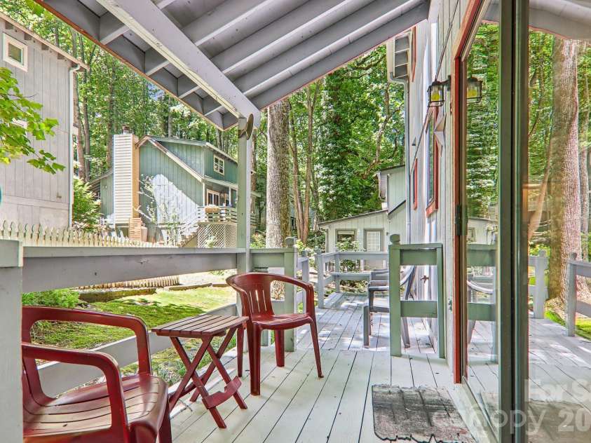 13 Lisa Lane, Maggie Valley, NC 28751.  MLS# CAR4404542, YatesRealty ID 39553. 