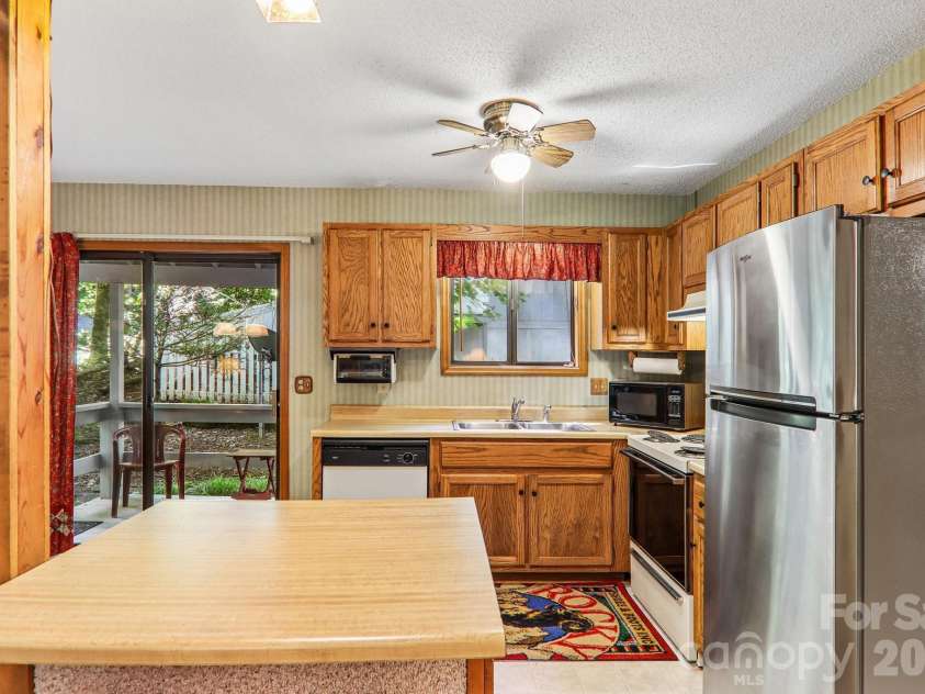 13 Lisa Lane, Maggie Valley, NC 28751.  MLS# CAR4404542, YatesRealty ID 39553. 
