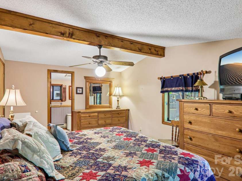 13 Lisa Lane, Maggie Valley, NC 28751.  MLS# CAR4404542, YatesRealty ID 39553. 
