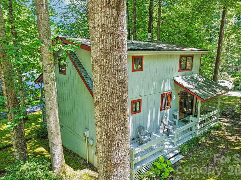 13 Lisa Lane, Maggie Valley, NC 28751.  MLS# CAR4404542, YatesRealty ID 39553. 