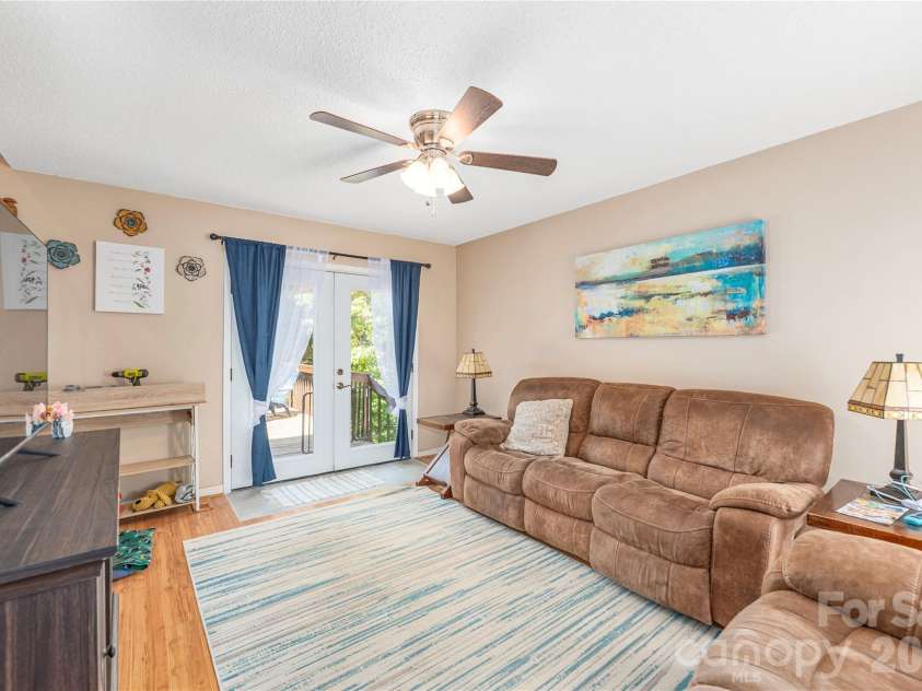 5 Summer Savory Court, Flat Rock, NC 28731.  MLS# CAR4405791, YatesRealty ID 39554. 
