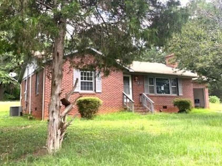 164 Lynch Street, Rutherfordton, NC 28139.  MLS# CAR4406352, YatesRealty ID 39555. 