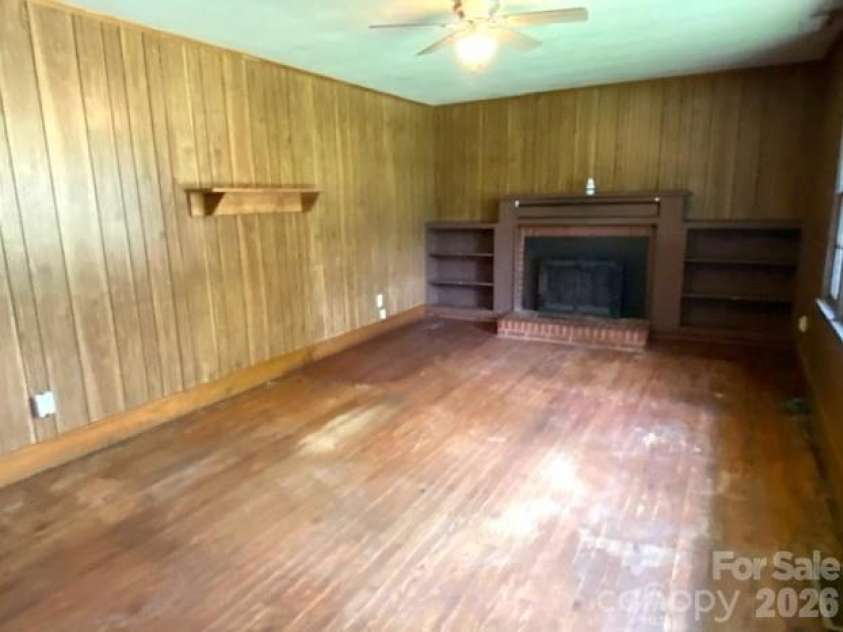 164 Lynch Street, Rutherfordton, NC 28139.  MLS# CAR4406352, YatesRealty ID 39555. 