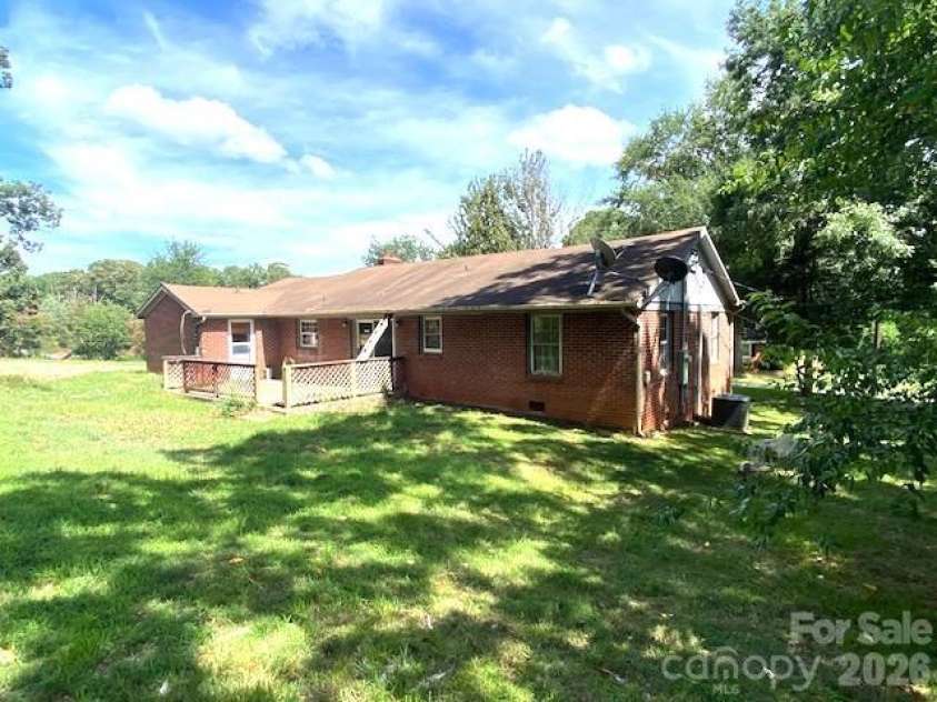 164 Lynch Street, Rutherfordton, NC 28139.  MLS# CAR4406352, YatesRealty ID 39555. 