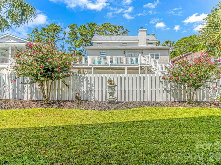 511 21st Avenue, North Myrtle Beach, SC 29582.  MLS# CAR4407127, YatesRealty ID 39556. 