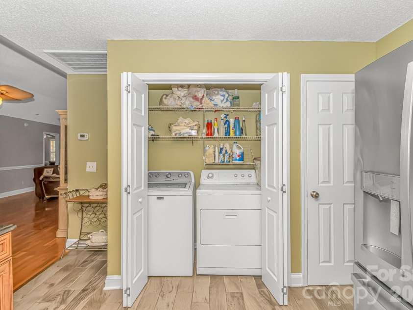 511 21st Avenue, North Myrtle Beach, SC 29582.  MLS# CAR4407127, YatesRealty ID 39556. 
