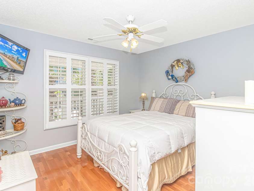 511 21st Avenue, North Myrtle Beach, SC 29582.  MLS# CAR4407127, YatesRealty ID 39556. Bedroom 2