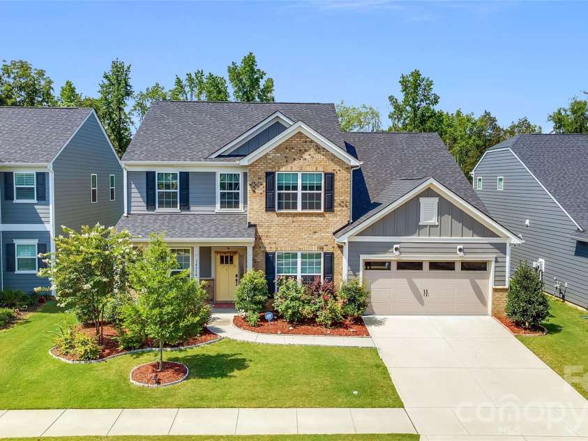 14314 Aikenwood Drive, Charlotte, NC 28278.  MLS# CAR4400832, YatesRealty ID 39557. 