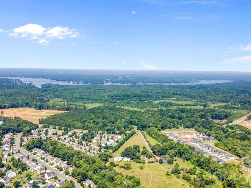 14314 Aikenwood Drive, Charlotte, NC 28278.  MLS# CAR4400832, YatesRealty ID 39557. 
