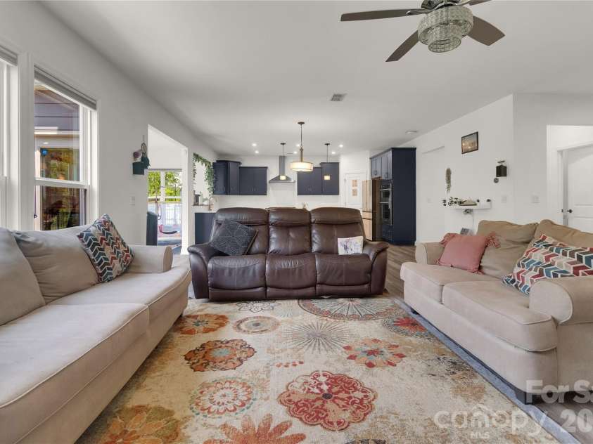 14314 Aikenwood Drive, Charlotte, NC 28278.  MLS# CAR4400832, YatesRealty ID 39557. 