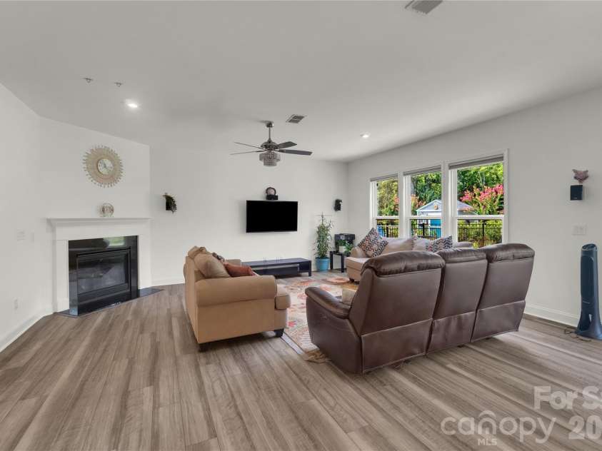 14314 Aikenwood Drive, Charlotte, NC 28278.  MLS# CAR4400832, YatesRealty ID 39557. 