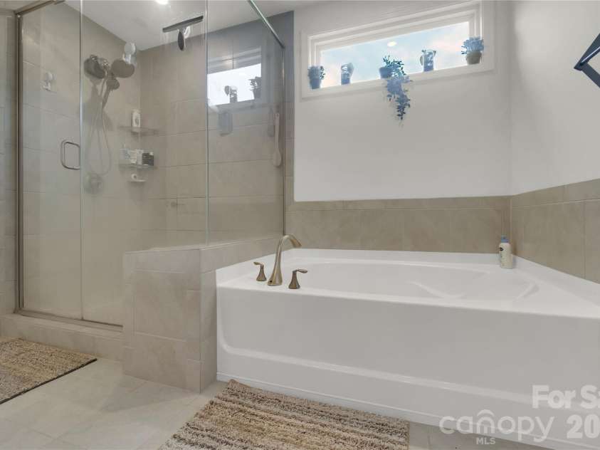 14314 Aikenwood Drive, Charlotte, NC 28278.  MLS# CAR4400832, YatesRealty ID 39557. 