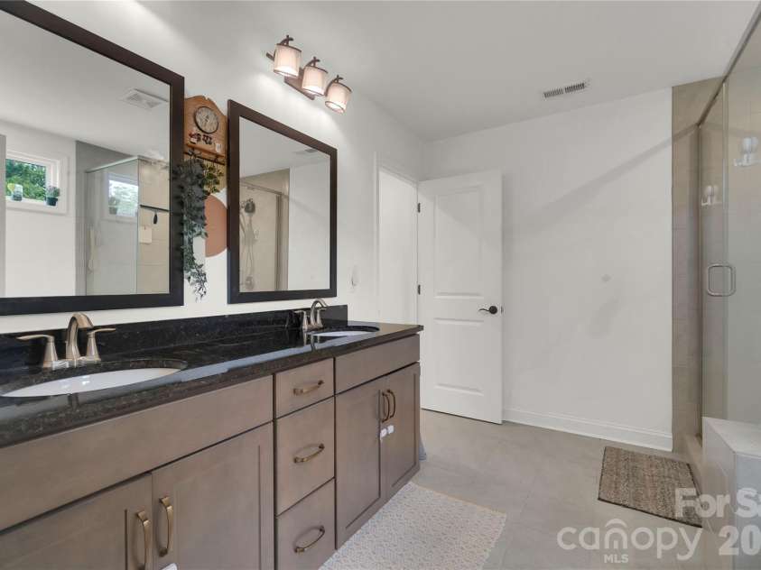 14314 Aikenwood Drive, Charlotte, NC 28278.  MLS# CAR4400832, YatesRealty ID 39557. 