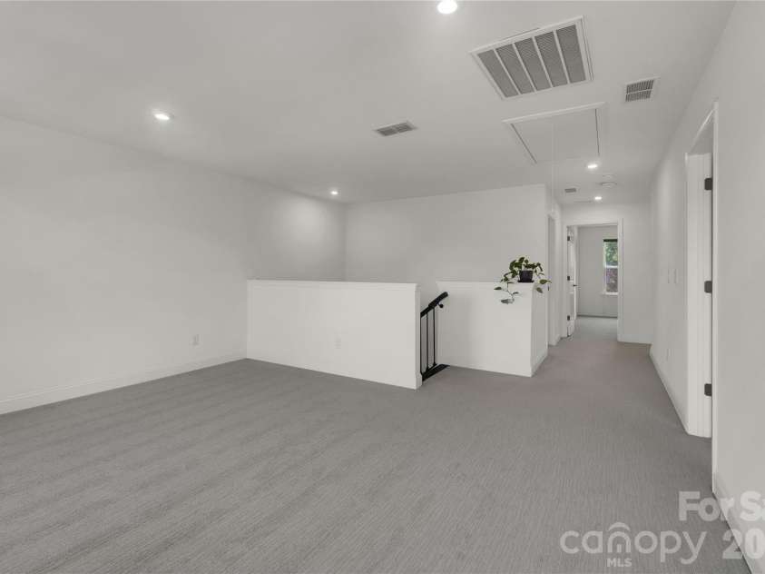 14314 Aikenwood Drive, Charlotte, NC 28278.  MLS# CAR4400832, YatesRealty ID 39557. 