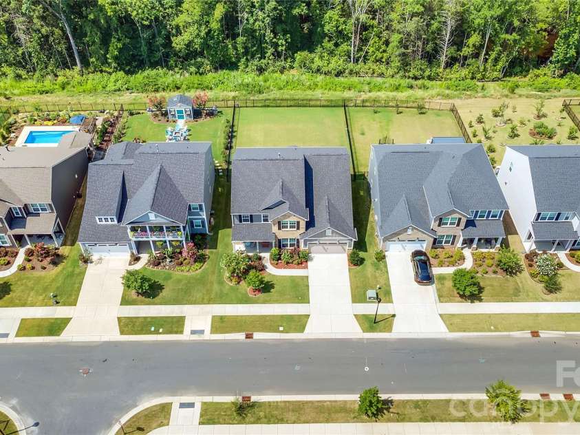 14314 Aikenwood Drive, Charlotte, NC 28278.  MLS# CAR4400832, YatesRealty ID 39557. 
