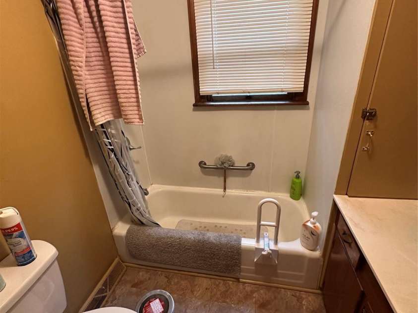107 Vida Lane, Cherryville, NC 28021.  MLS# CAR4406013, YatesRealty ID 39558. Bathroom