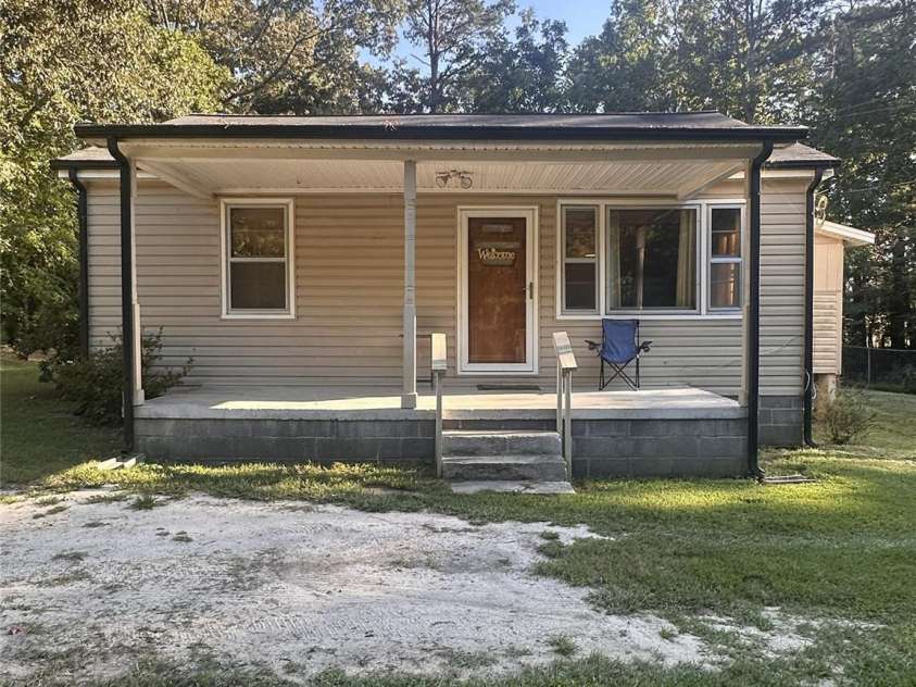 107 Vida Lane, Cherryville, NC 28021.  MLS# CAR4425045, YatesRealty ID 39558. 