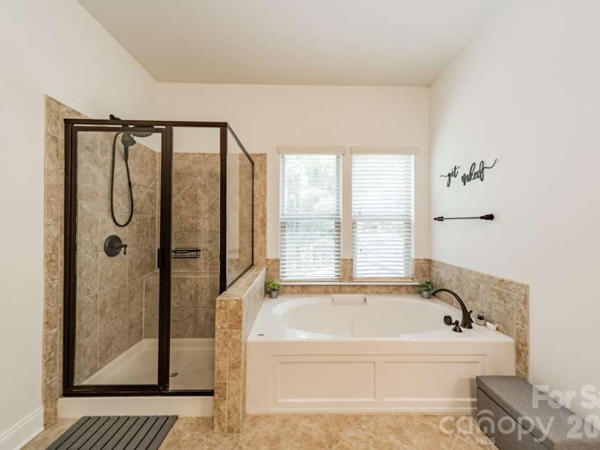 9052 Mossy Hill Lane, Fort Mill, SC 29707.  MLS# CAR4405984, YatesRealty ID 39559. 