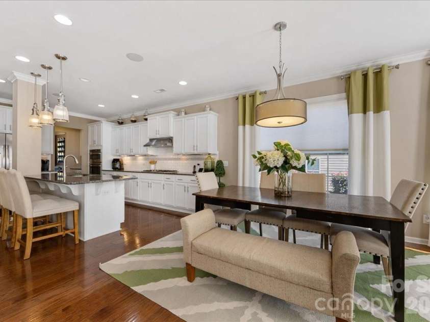 2511 Carnation Drive, Harrisburg, NC 28075.  MLS# CAR4345682, YatesRealty ID 3956. Breakfast nook