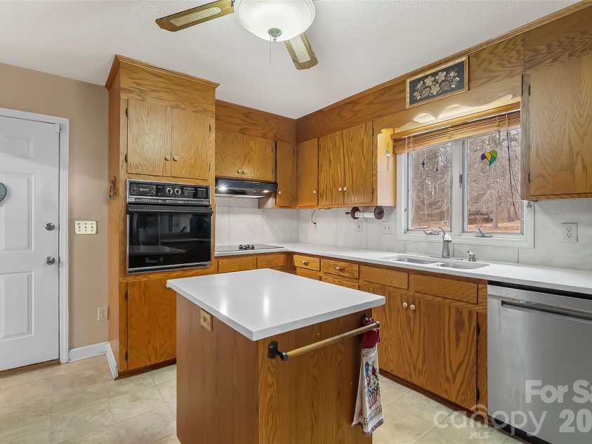 House  96 Patton Valley Drive, Nebo, NC 28761.  MLS# CAR4335317, YatesRealty ID 3956. 