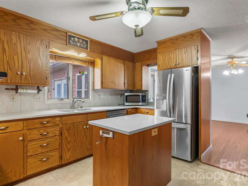 House  96 Patton Valley Drive, Nebo, NC 28761.  MLS# CAR4335317, YatesRealty ID 3956. 