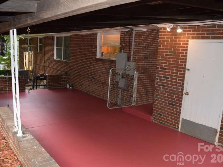 1103 Holmes Avenue, Salisbury, NC 28144.  MLS# CAR4407019, YatesRealty ID 39560. 