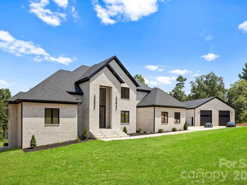 6003 Israel Drive, Concord, NC 28025.  MLS# CAR4397122, YatesRealty ID 39561. 